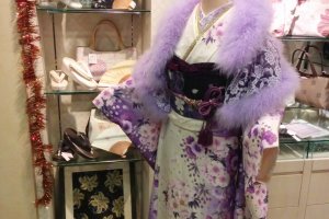Ichiru&nbsp;kimono display