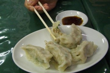 I usually prefer fried dumplings, but I would definitely order the steamed ones here. The skin of the dumplings is nice and thick and the juicy gravy comes out when you bite into it. It is sooooo wonderful!