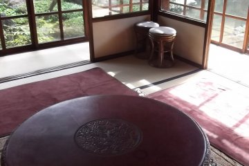 <p>Namikawa&#39;s living room</p>