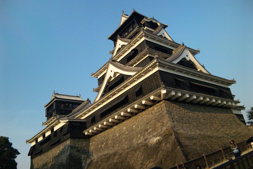 Looking up at Kumamoto Castle. How masculine!