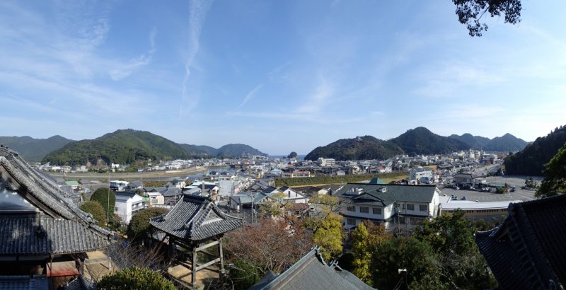 วิวอันงดงามของเมืองฮิวะสะ มองจากวัดยะคุโอะจิ