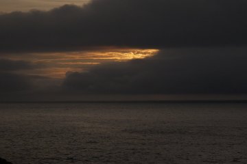<p>Sneak preview of the sunrise.</p>