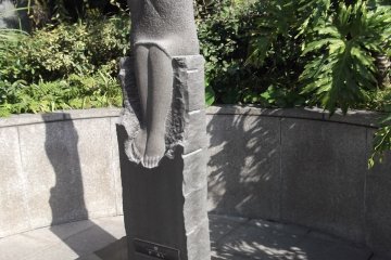 <p>There are a lot of different sculptures in the garden</p>