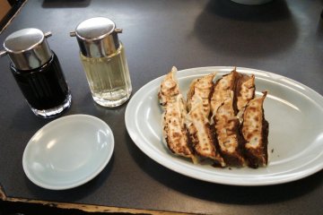 <p>The disappointing gyoza.&nbsp;</p>