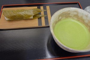 Matcha dan Sakura-mochi (¥630)
