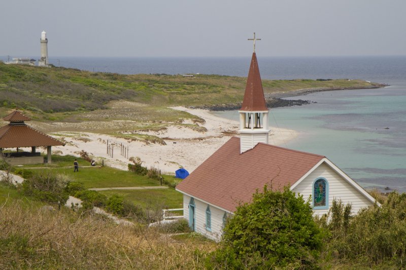 이 해변의 진기한 "교회"